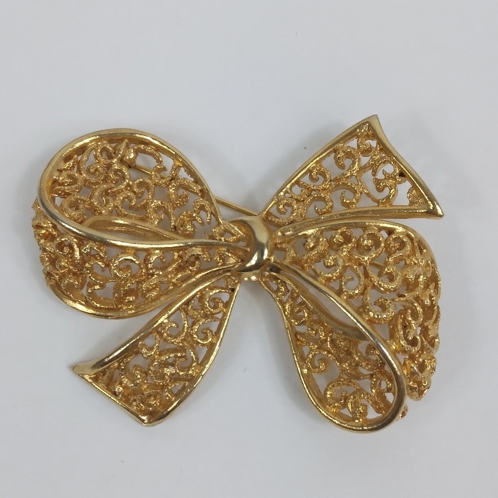 Vintage Gold Tone Filigree Bow Brooch